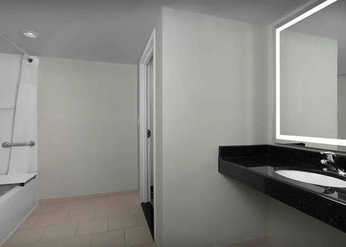 Hotel Fairfield By Marriott Inn And Suites Winston-Salem Hanes Mall 3*