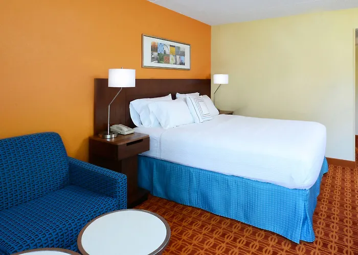 Fairfield By Marriott Inn And Suites Winston-Salem Hanes Mall Hotel 3*