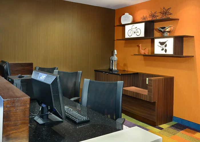 Fairfield By Marriott Inn And Suites Winston-Salem Hanes Mall Hotel 3*