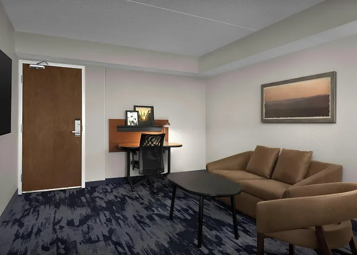 Fairfield By Marriott And Hanes Mall 3*