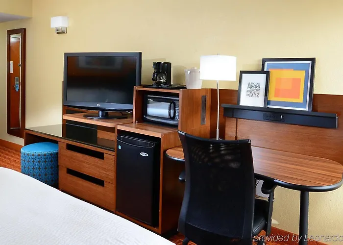 Fairfield By Marriott Inn And Suites Winston-Salem Hanes Mall 3*