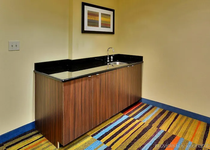 Fairfield By Marriott Inn And Suites Winston-Salem Hanes Mall 3*